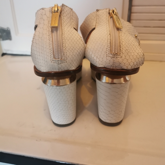 Carrano sandals - Picture 3 of 4